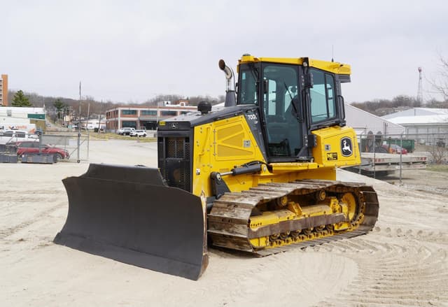 Image of John Deere 700L LGP equipment image 2