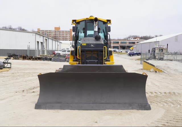 Image of John Deere 700L LGP equipment image 3