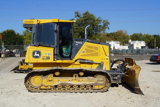 Image of John Deere 700L LGP equipment image 4