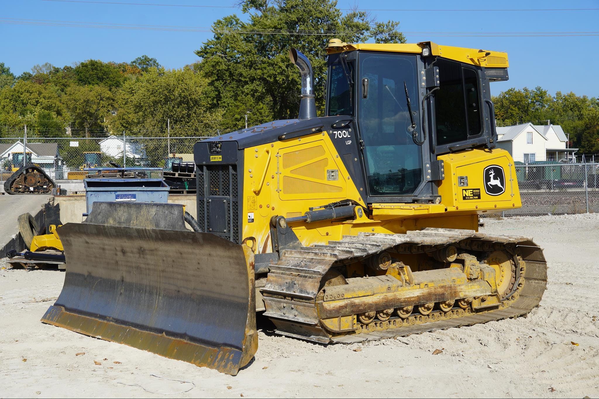 2021 John Deere 700L LGP Equipment Image0