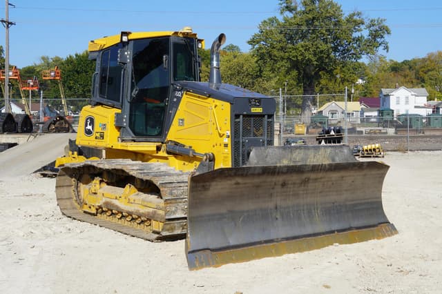 Image of John Deere 700L LGP equipment image 3