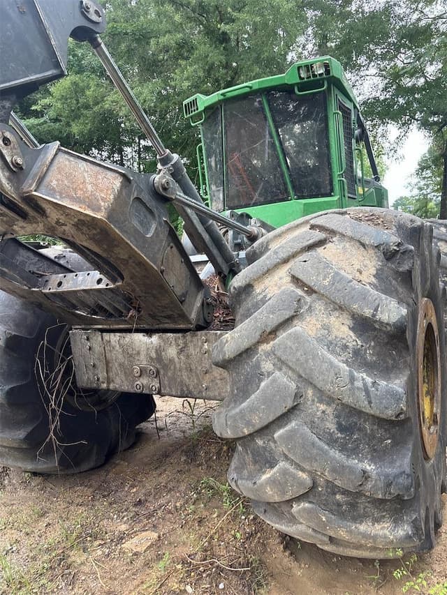 Image of John Deere 748L-II equipment image 3