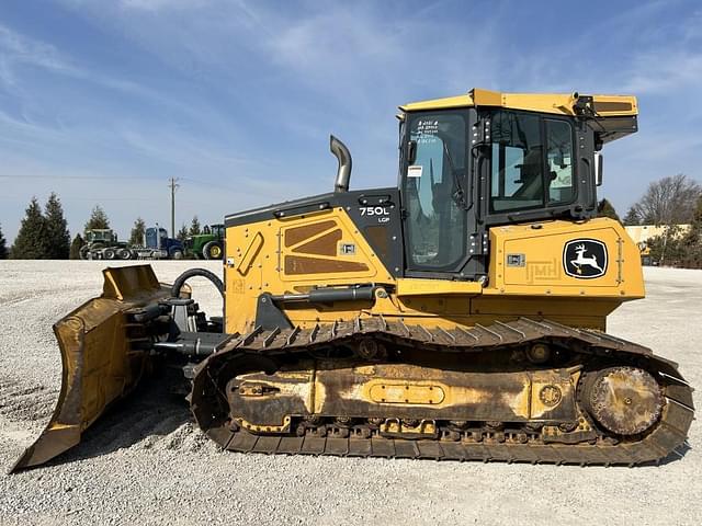 Image of John Deere 750L equipment image 2