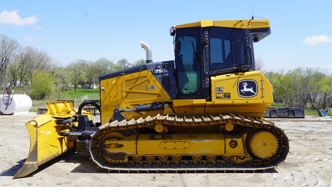 Image of John Deere 750L LGP Primary image