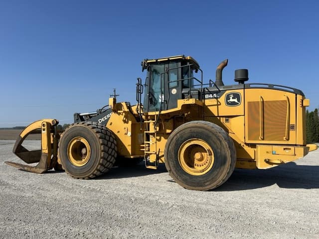 Image of John Deere 844L equipment image 4