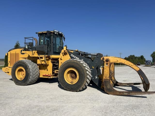 Image of John Deere 844L equipment image 1