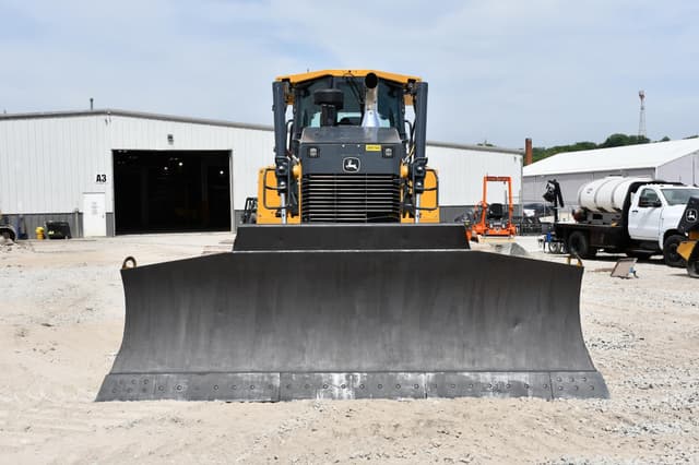 Image of John Deere 850L LGP equipment image 2