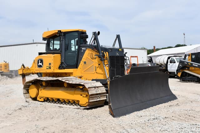 Image of John Deere 850L LGP equipment image 3