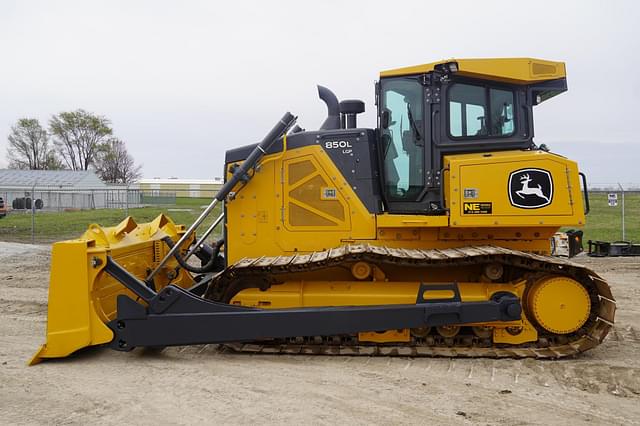 Image of John Deere 850L LGP equipment image 1