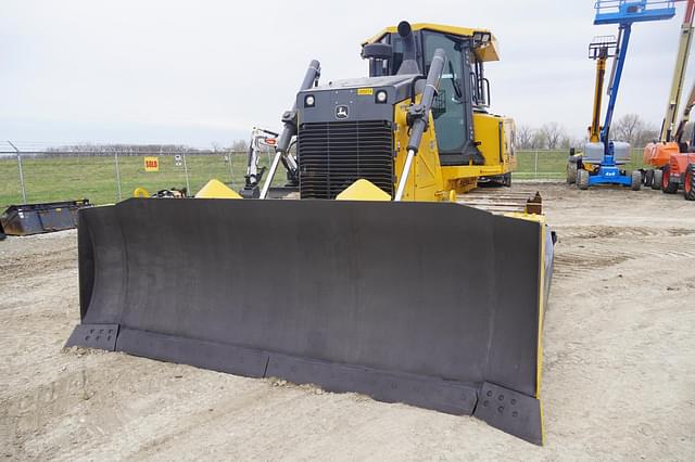 Image of John Deere 850L LGP equipment image 3