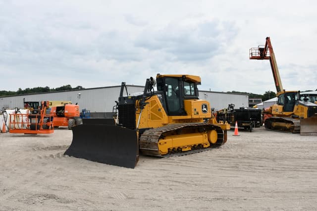 Image of John Deere 850L LGP equipment image 1