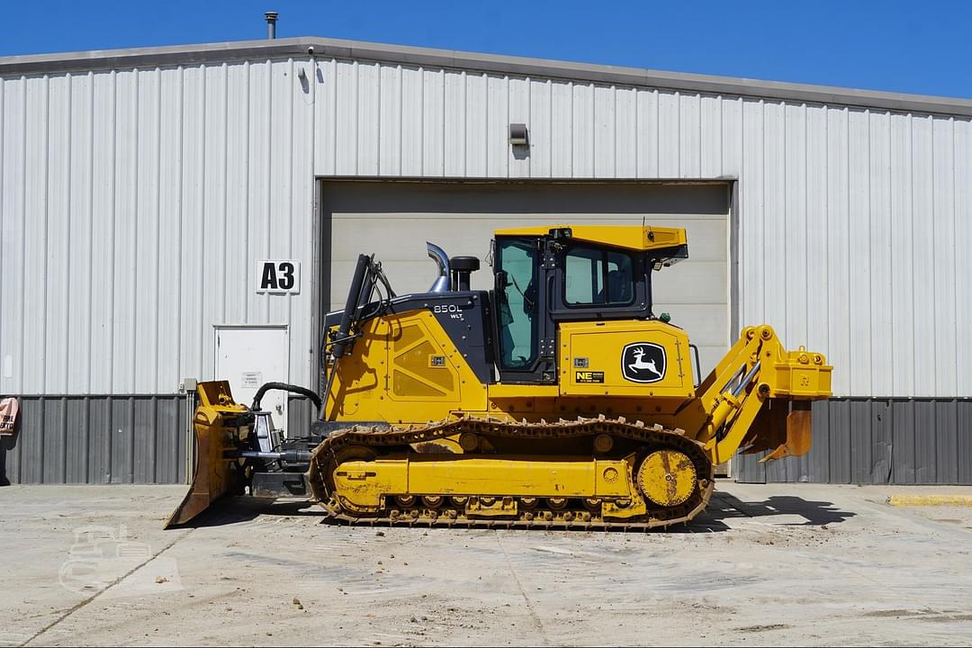 Image of John Deere 850L WLT Primary image