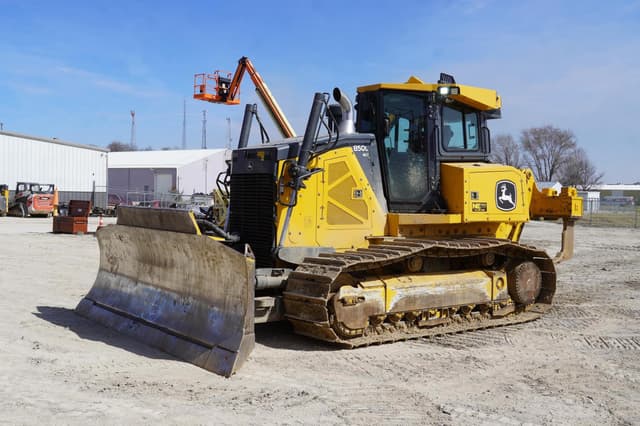 Image of John Deere 850L WLT equipment image 1