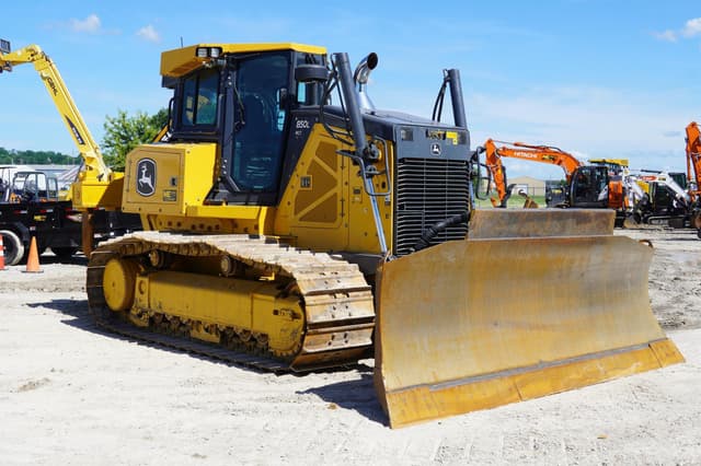 Image of John Deere 850L WLT equipment image 4