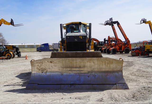 Image of John Deere 850L WLT equipment image 2