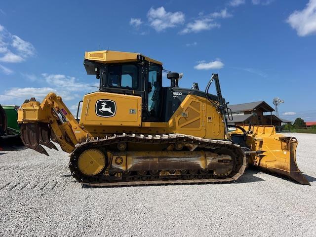 Image of John Deere 850L WLT equipment image 2