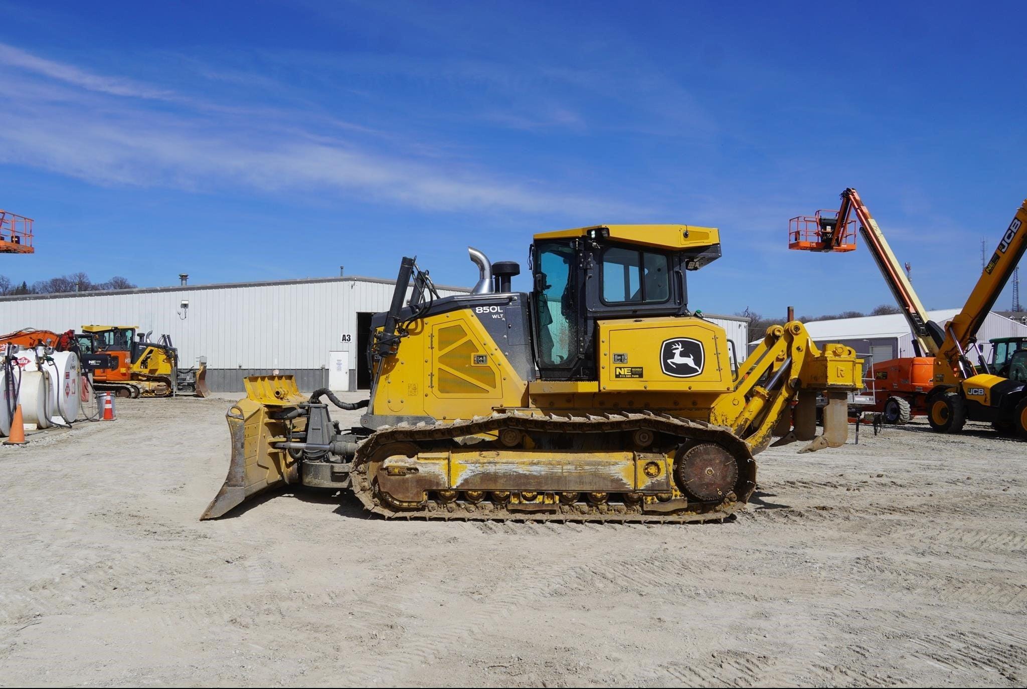 2021 John Deere 850L WLT Equipment Image0