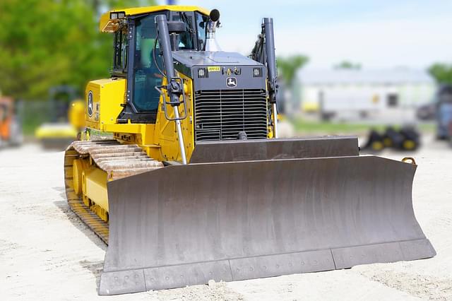 Image of John Deere 850L WLT equipment image 4