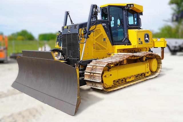 Image of John Deere 850L WLT equipment image 3