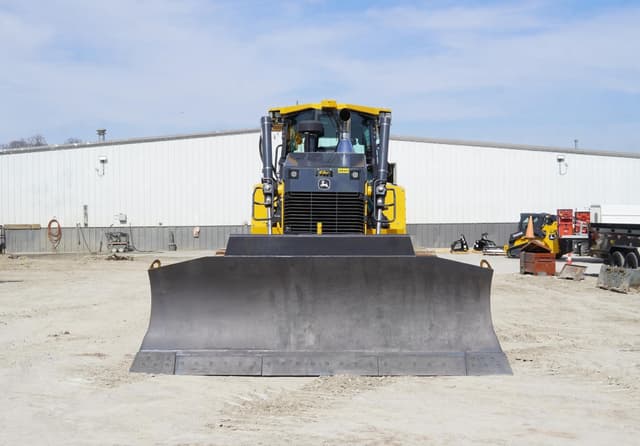 Image of John Deere 850L WLT equipment image 2