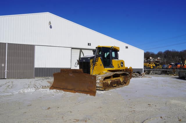 Image of John Deere 850L WLT equipment image 1