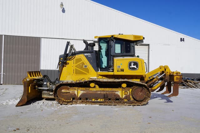 Image of John Deere 850L WLT equipment image 2