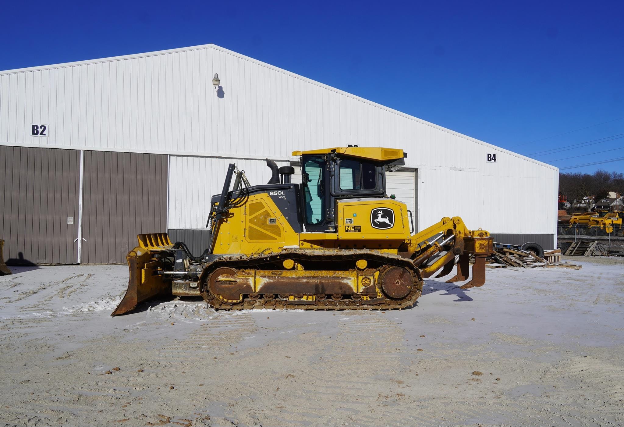 2021 John Deere 850L WLT Equipment Image0
