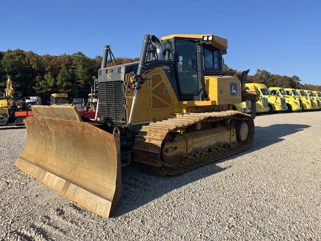 2021 John Deere 850L Equipment Image0