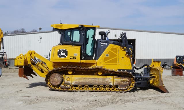 Image of John Deere 850L WLT equipment image 4