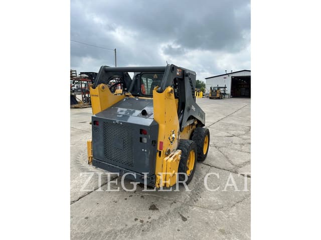 Image of John Deere 318G equipment image 2