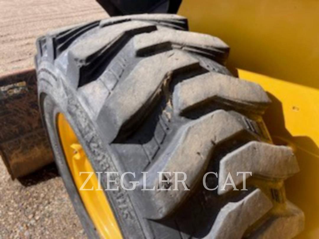 Image of John Deere 320G Primary image