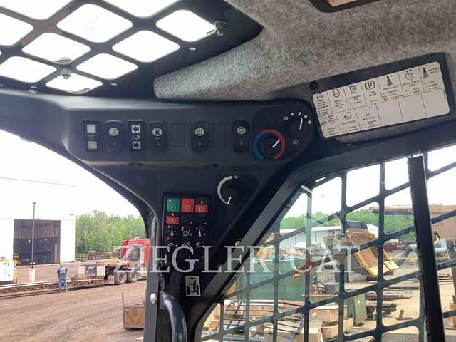 Image of John Deere 333G equipment image 2