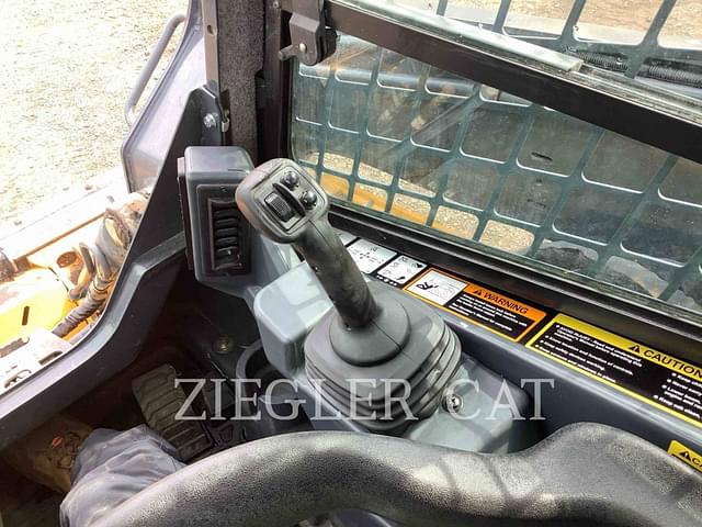 Image of John Deere 333G equipment image 3