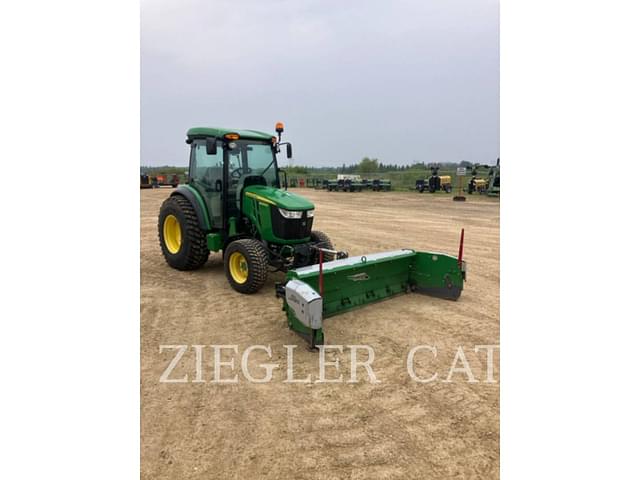 Image of John Deere 4066R equipment image 1