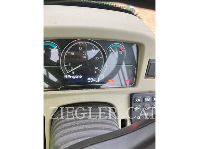 Image of John Deere 4066R equipment image 4