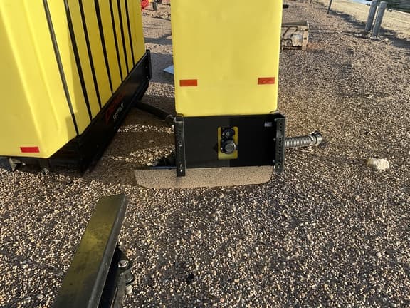 Image of Demco Saddle Tanks equipment image 4