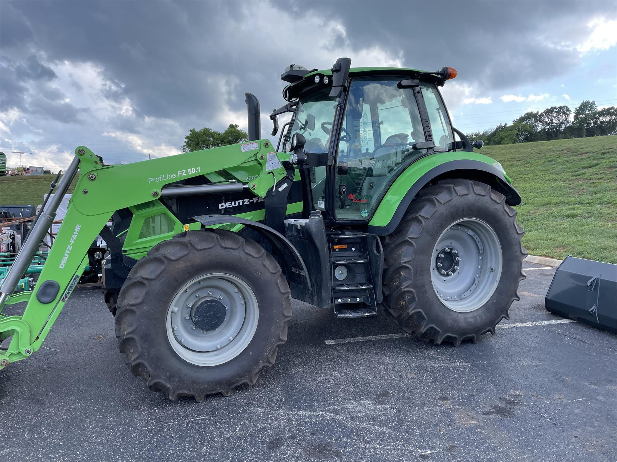 2021 Deutz-Fahr 6165 Agrotron Equipment Image0