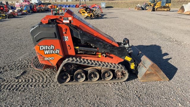 Image of Ditch Witch SK800 equipment image 3