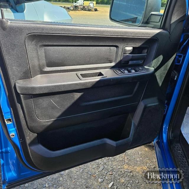 Image of Dodge Ram 1500 equipment image 4