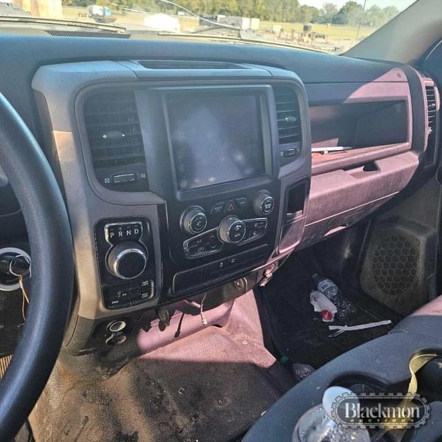 Image of Dodge Ram 1500 equipment image 4