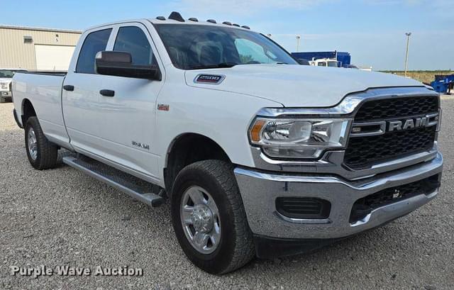 Image of Dodge Ram 2500 equipment image 2