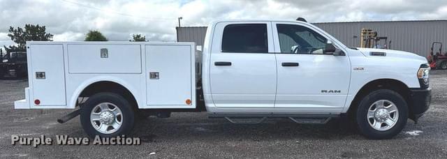 Image of Dodge Ram 2500 equipment image 3