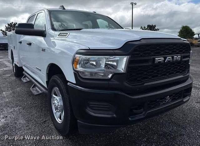 Image of Dodge Ram 2500 equipment image 2