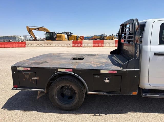 Image of Dodge Ram 3500 equipment image 3