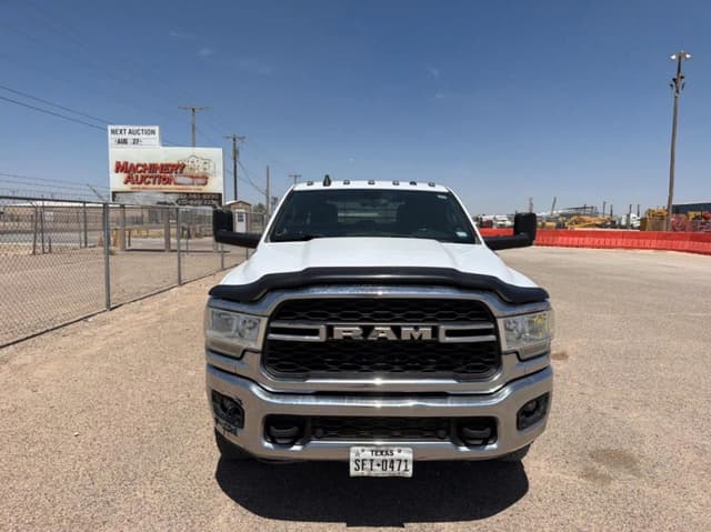 Image of Dodge Ram 3500 equipment image 1
