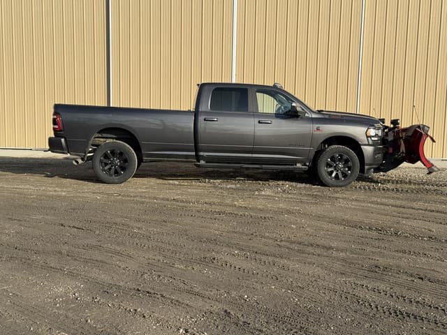 Image of Dodge Ram 3500 equipment image 3