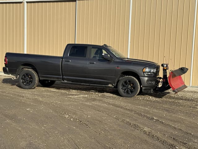 Image of Dodge Ram 3500 equipment image 4
