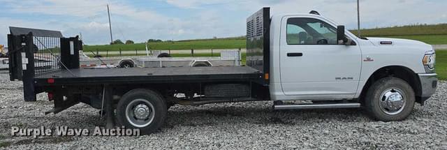 Image of Dodge Ram 3500HD equipment image 3
