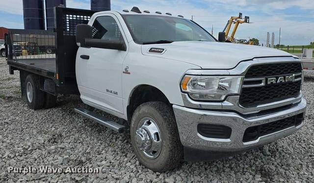 Image of Dodge Ram 3500HD equipment image 2
