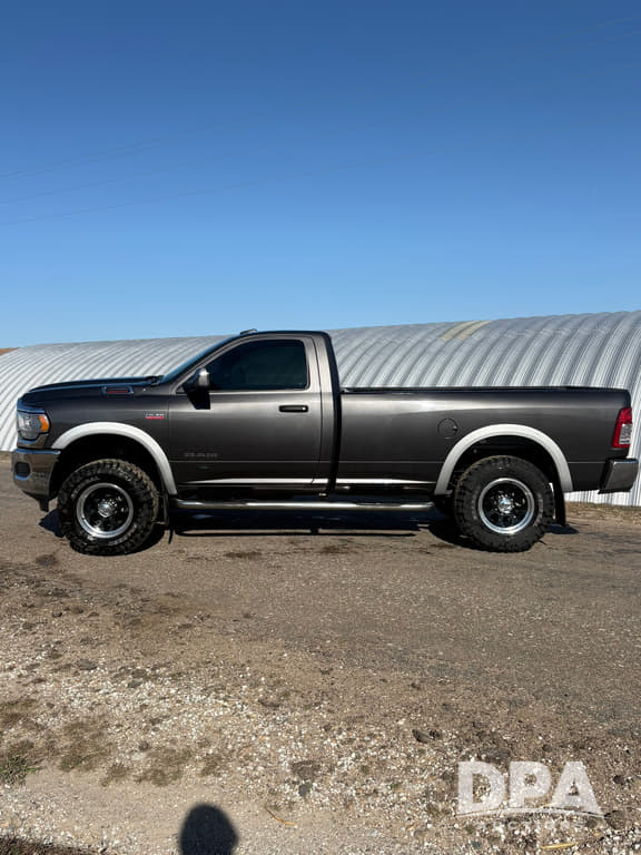 Image of Dodge Ram 3500 equipment image 1